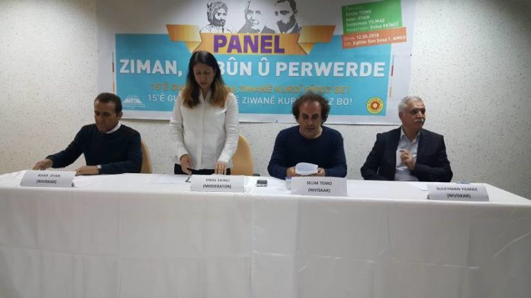 Panel tenu à Diyarbakır pour la Journée de la langue kurde