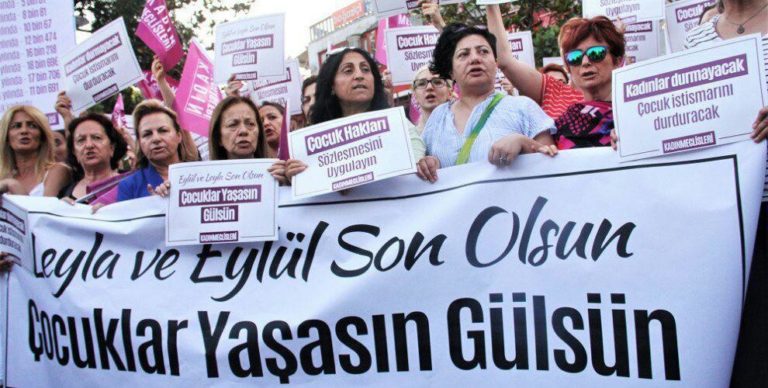 TURQUIE : Les femmes intensifient leurs protestations contre les abus & maltraitances visant les enfants