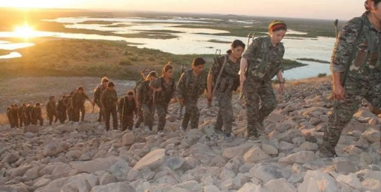 Les femmes ont pris la tête de la révolution du Rojava