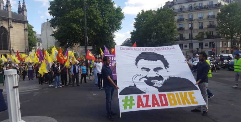 PARIS : Manifestation pour la fin de de l’isolement carcéral imposé à Abdullah Öcalan