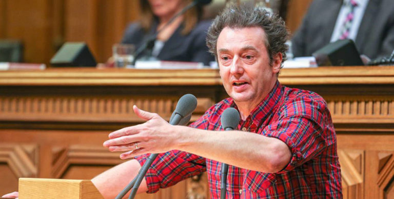 Le député allemand Martin Dolzer en grève de la faim solidaire