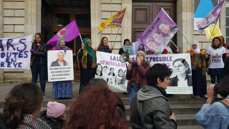 STRASBOURG : Les femmes kurdes chassées de la marche pour l’égalité hommes/femmes