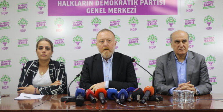 TURQUIE : Le HDP réagit à la confiscation de ses mairies par l’intermédiaire du Conseil électoral