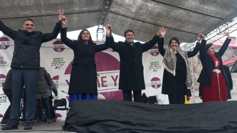 TURQUIE : 58 femmes et 58 hommes vont diriger ensemble les municipalités HDP