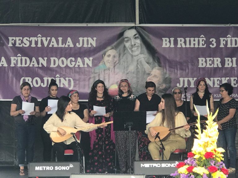 Grand succès pour le troisième festival des femmes kurdes et du monde