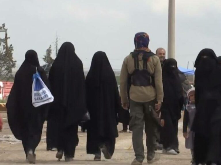 SYRIE. Les femmes de l&rsquo;EI libérées d&rsquo;al-Hol, le « djihad sexuel » peut recommencer