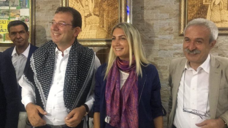 Le maire d’Istanbul, Ekrem Imamoglu a rencontré deux maires kurdes destitués