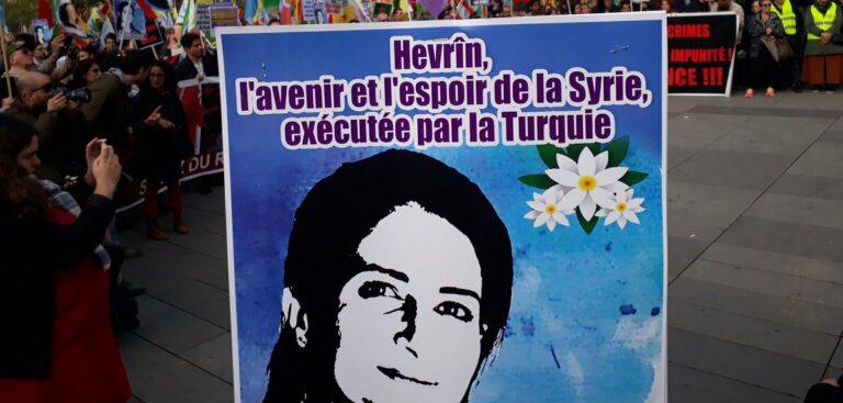 PARIS. Marche kurde contre l’invasion du Rojava par la Turquie