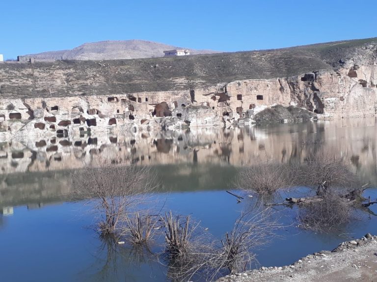 Le réservoir du barrage d’Ilisu a atteint Hasankeyf – L’apocalypse est imminente !