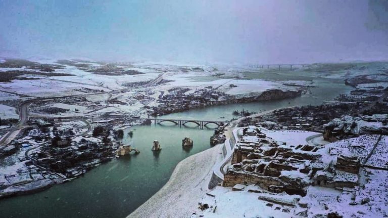 Les Kurdes pleurent la ville antique d’Hasankeyf