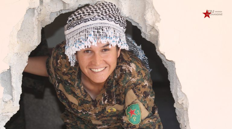 ROJAVA. Une Française qui a rejoint les forces kurdes envoie une lettre ouverte à Brigitte Macron