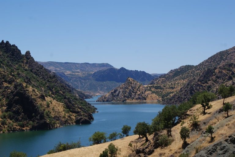 GUERRE DE L’EAU. La Turquie empire la pandémie du COVID-19 au Rojava