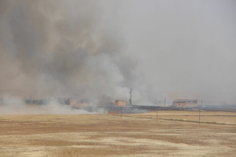 ROJAVA. L’incendie des champs de blé, l’autre arme de guerre anti-kurde de la Turquie