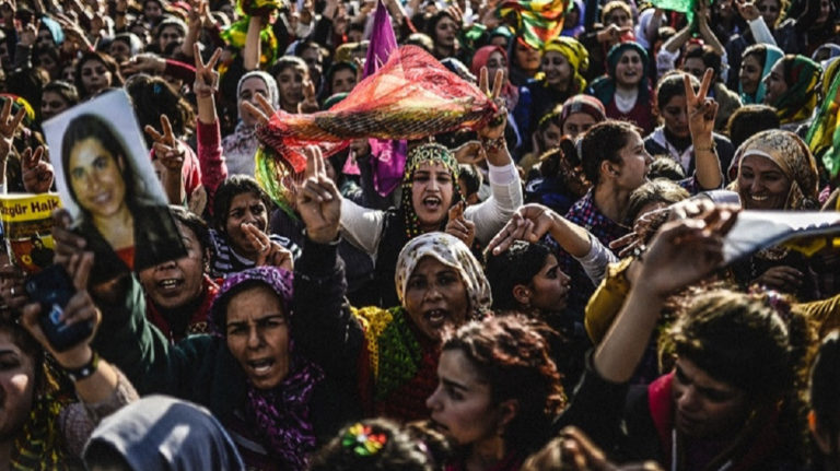 Lutter pour la liberté ! Par Women Defend Rojava