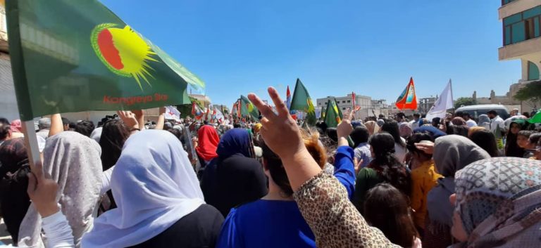 Aux côtés du peuple kurde