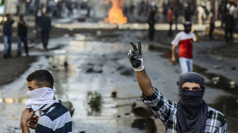 TURQUIE. 16 Kurdes condamnés à la prison à cause des manifestations pour Kobanê