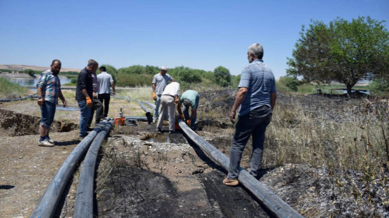 ROJAVA. Des gangs de la Turquie incendient des conduites d’eau à Kobanê