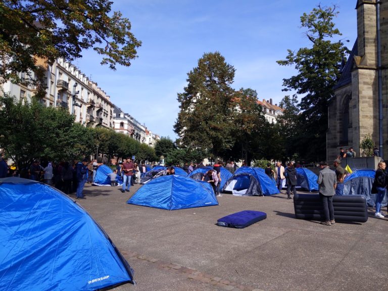 STRASBOURG. La police attaque le sit-in kurde devant l’église Saint-Maurice