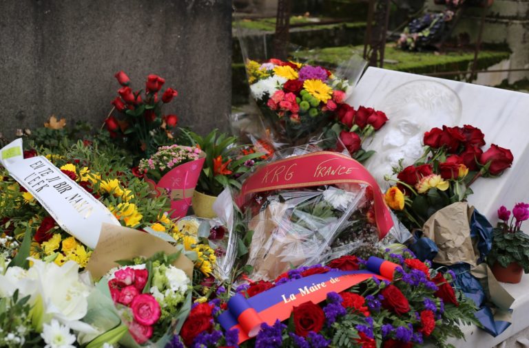 PARIS. Au Père-Lachaise, les Kurdes étaient bien seuls pour rendre hommage à Ahmet Kaya