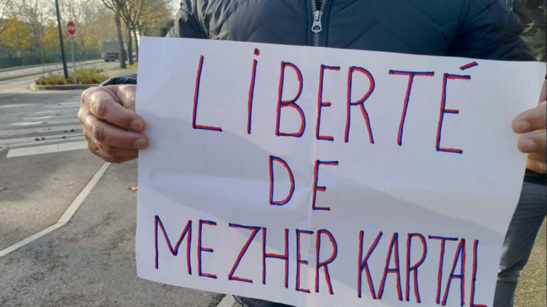 PARIS. Manifestation contre l’expulsion d’un politicien kurde vers la Turquie