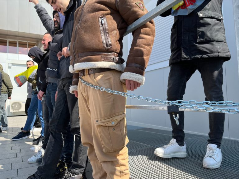 STRASBOURG. Des jeunes Kurdes mènent une action de désobéissance civile au Parlement européen