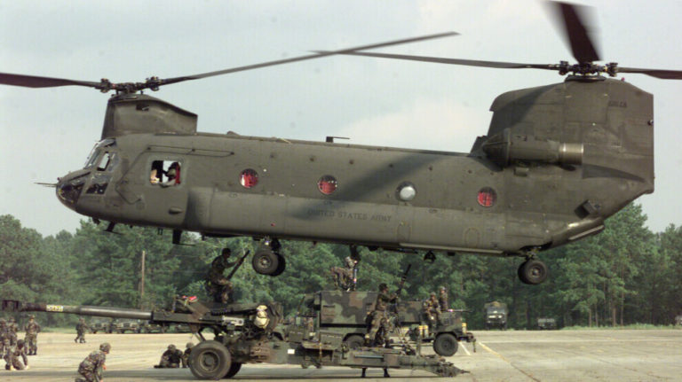 La Turquie utilise les hélicoptères américains Chinook dans sa guerre au Kurdistan