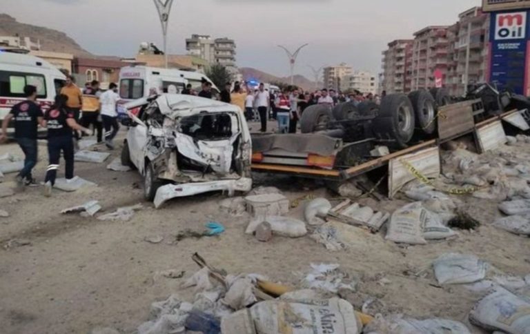 KURDISTAN. Deux accidents de circulation font 37 morts dans les localités kurdes de Derîk et Antep