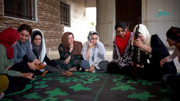 ROJAVA. Les femmes kurdes se préparent contre les attaques turques