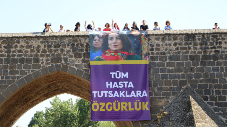 TURQUIE. Les femmes mobilisées pour l’otage politique Aysel Tuğluk