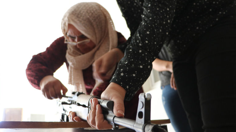 ROJAVA. Les femmes reçoivent une formation militaire et de premiers secours