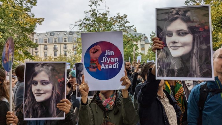 Pourquoi les dominants ne peuvent s’approprier le slogan féministe kurde « Jin, Jiyan, Azadi »?