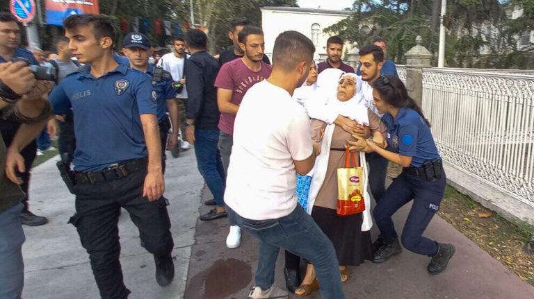 TURQUIE. Arrestation de trois femmes kurdes, mères de la paix, à Istanbul