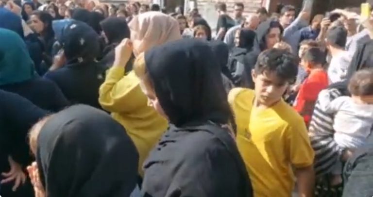 IRAN. Les femmes kurdes manifestent contre l’insécurité à Marivan