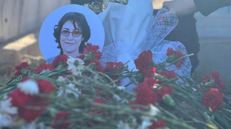 TURQUIE. Nagihan Akarsel inhumée à Konya sous blocus militaire