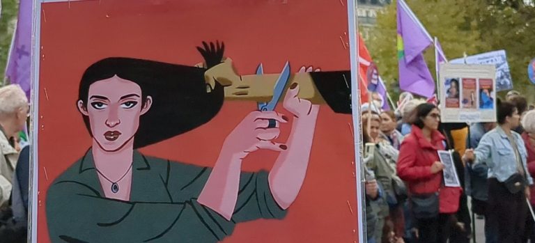 PARIS. Femme, vie, liberté: Manifestation en soutien à la révolte populaire en Iran