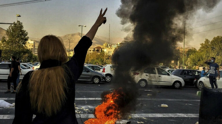 Militantes femmes d’Iran: « Nous sommes coupables du désir de vivre »