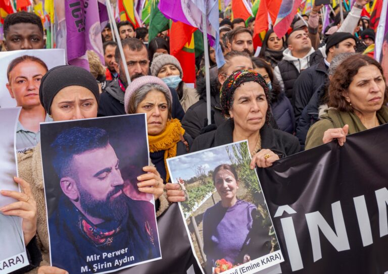 8 MARS. Les femmes kurdes manifestent à Marseille sous le slogan « Femme, vie, liberté »