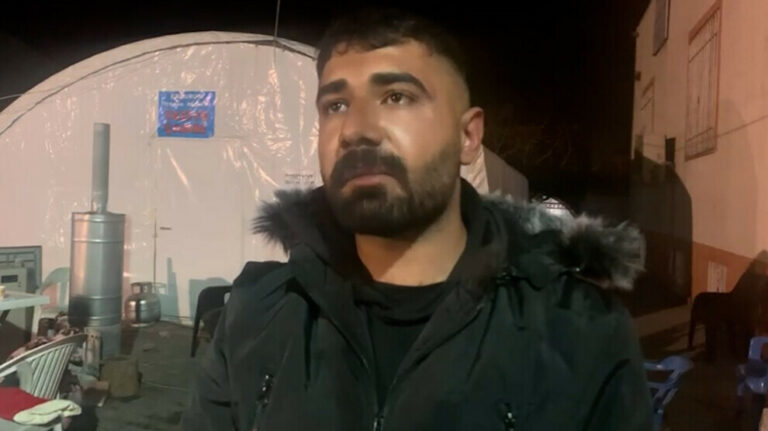 TURQUIE. Des soldats turcs attaquent des rescapés du séisme