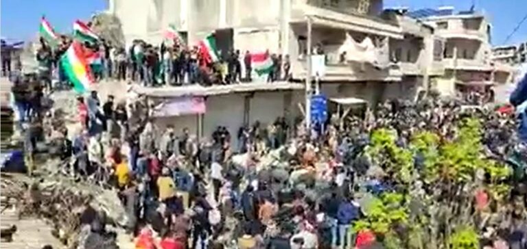 SYRIE. Les gangs pro-Turquie battent un jeune Kurde accusé d’avoir participé aux manifestations de Janderes