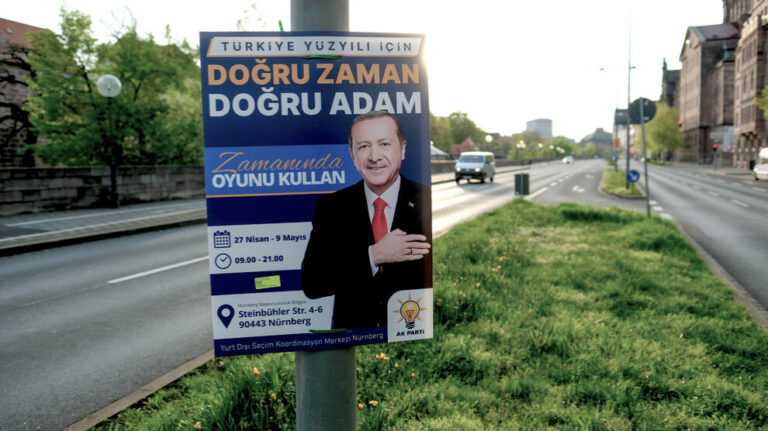 ALLEMAGNE. Des affiches électorales pour Erdoğan dans les rues de Nuremberg