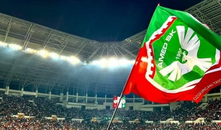 TURQUIE. Détention d’onze devenu un héros de la 2. Guerre mondiale supporters du club de foot kurde d’Amedspor