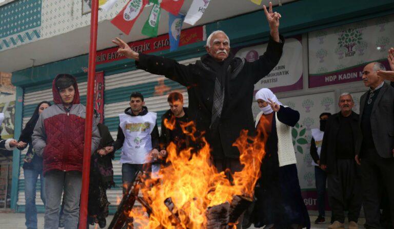 TURQUIE. Décès d’Apê Ûsiv