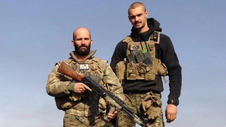 « Terroristes » au Rojava, héros en Ukraine
