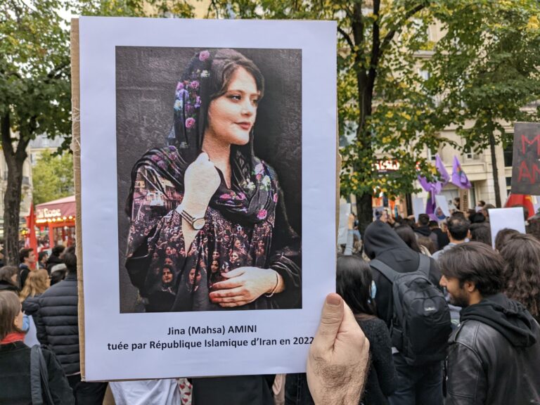 IRAN. Les parents de Jina Amini empêchés de se rendre en France recevoir le Prix Sakharov