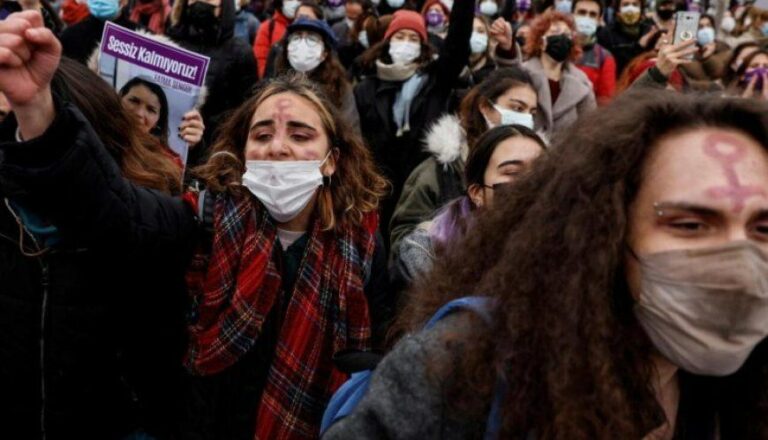 FÉMINICIDES. 320 femmes tuées en Turquie en 2023