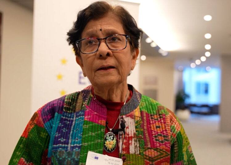 Une icône féministe indienne salue la lutte des femmes kurdes