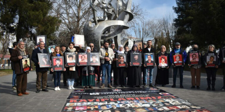 Les familles exigent des réponses pour les journalistes disparus dans les régions kurdes de Turquie