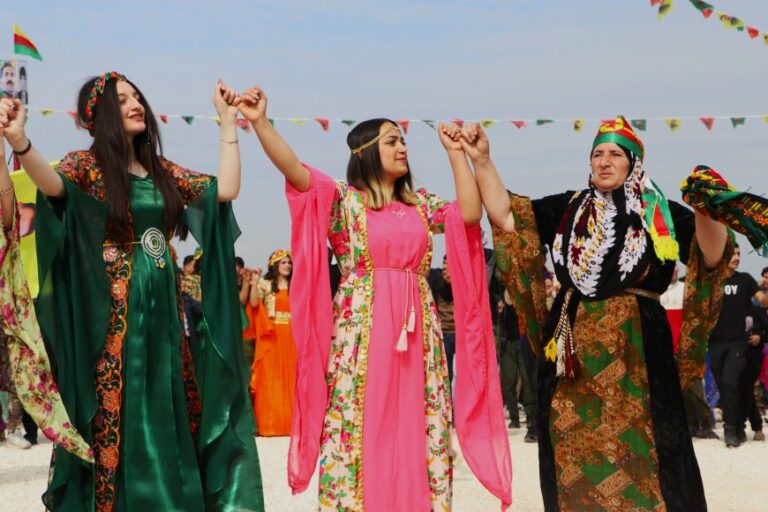 Campagne mondiale des femmes pour une Syrie libre, démocratique et décentralisée