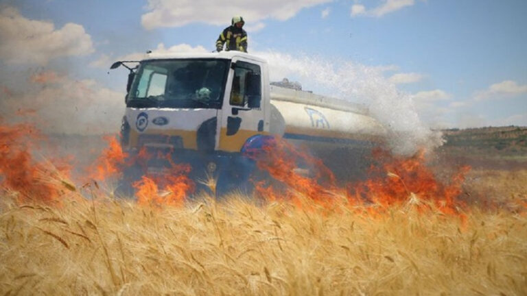 La Turquie continue à brûler les champs de céréales du Rojava