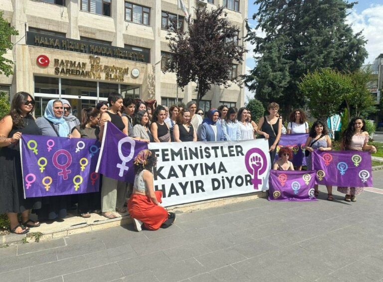 TURQUIE. Erdogan a transformé les centres pour femmes des villes kurdes en « cafés pour hommes »